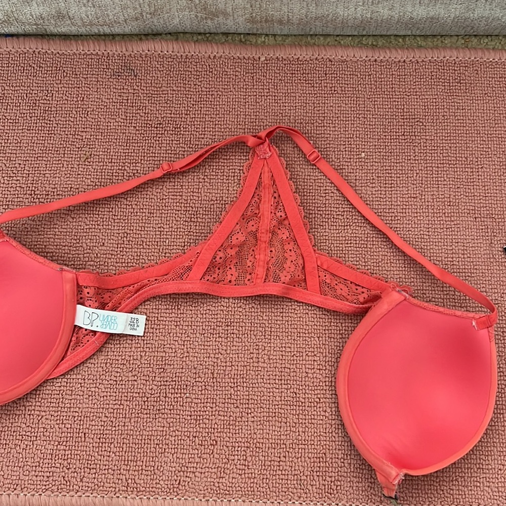 All FOUR bras as a bundle for sell. - Picture 8 of 10
